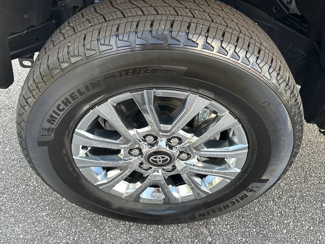 Used 2024 Toyota Tacoma Limited AWD/4WD image 10