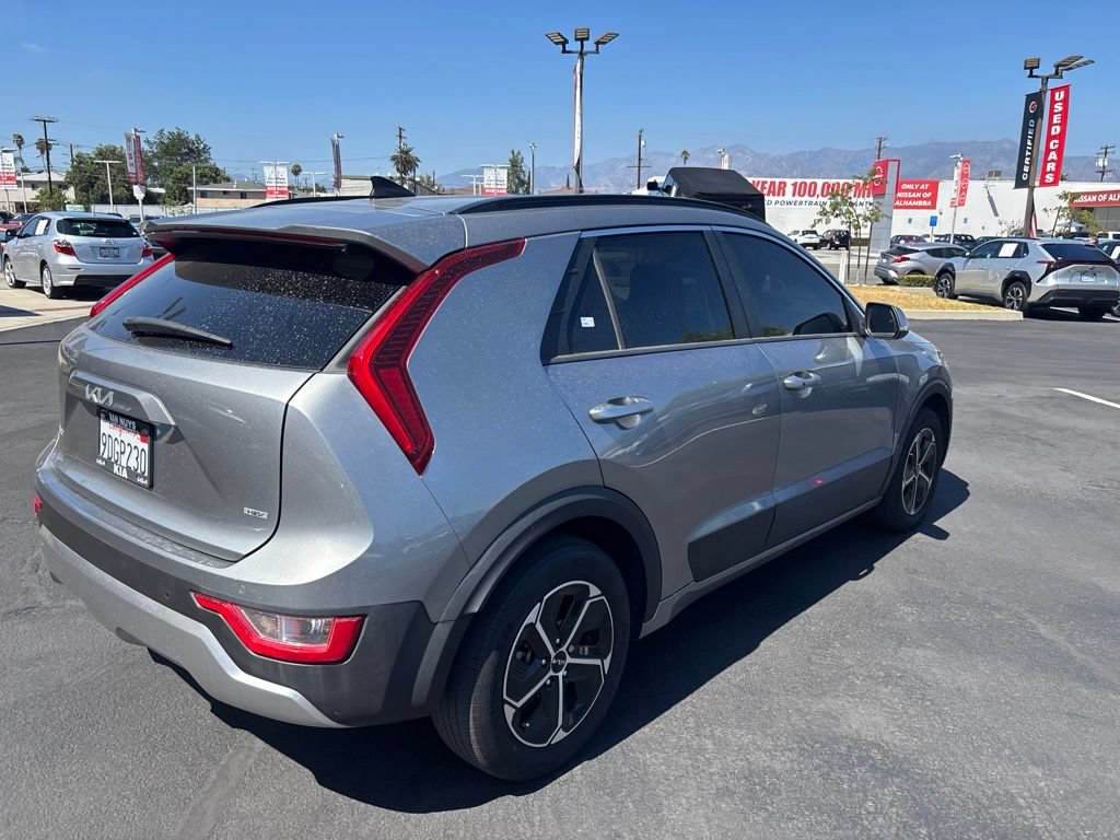 Used 2023 Kia Niro EX FWD image 4