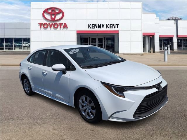 Certified 2025 Toyota Corolla LE image 1