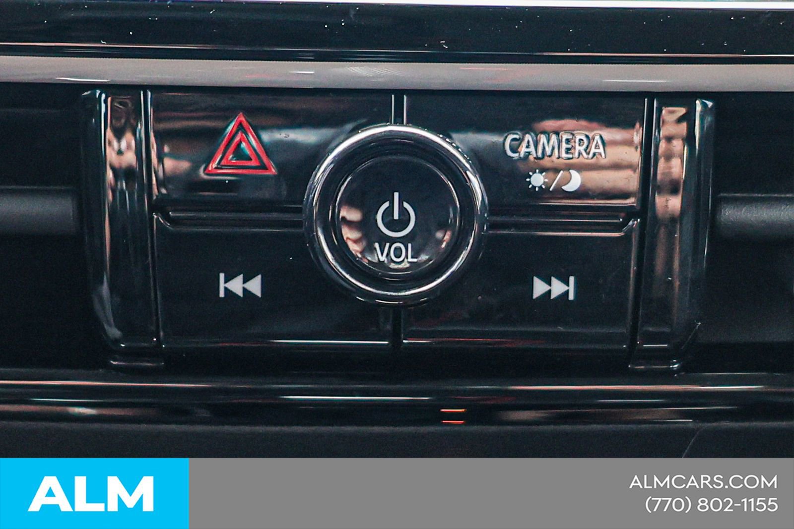 Used 2025 Nissan Kicks SR image 32