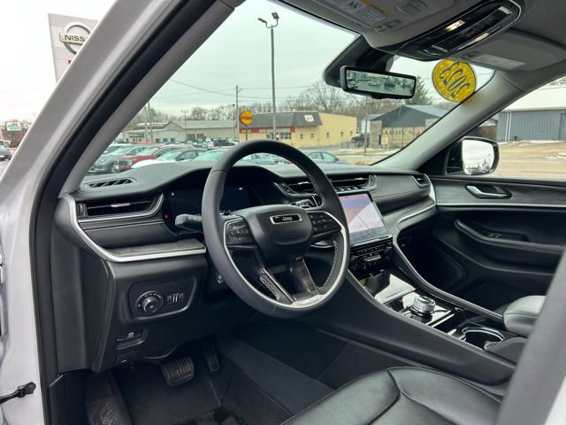 Used 2023 Jeep Grand Cherokee Limited w/ Luxury Tech Group II image 29