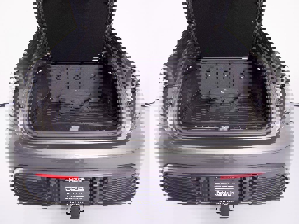 New 2025 Porsche Macan 4S Electric image 36