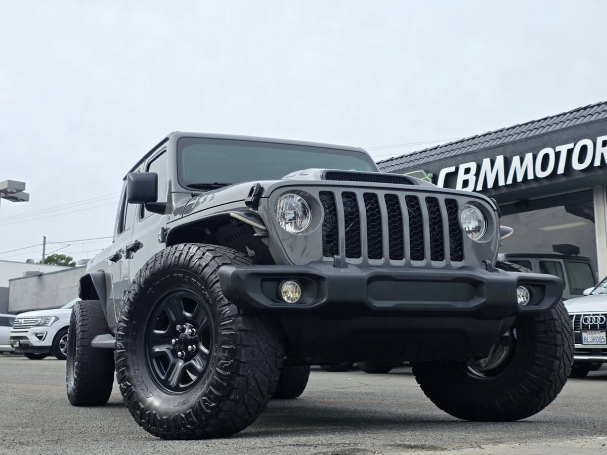 Used 2022 Jeep Gladiator Sport image 3