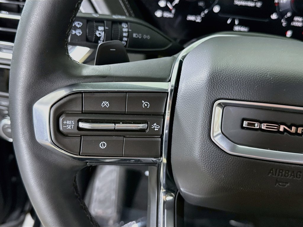Used 2026 GMC Yukon Denali w/ Sun & Power Step Package AWD/4WD image 23