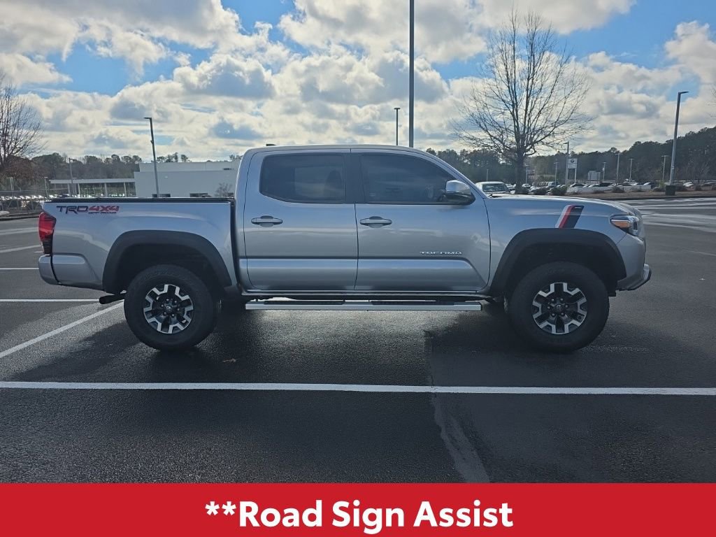 Used 2019 Toyota Tacoma TRD Off-Road w/ Technology Package image 12