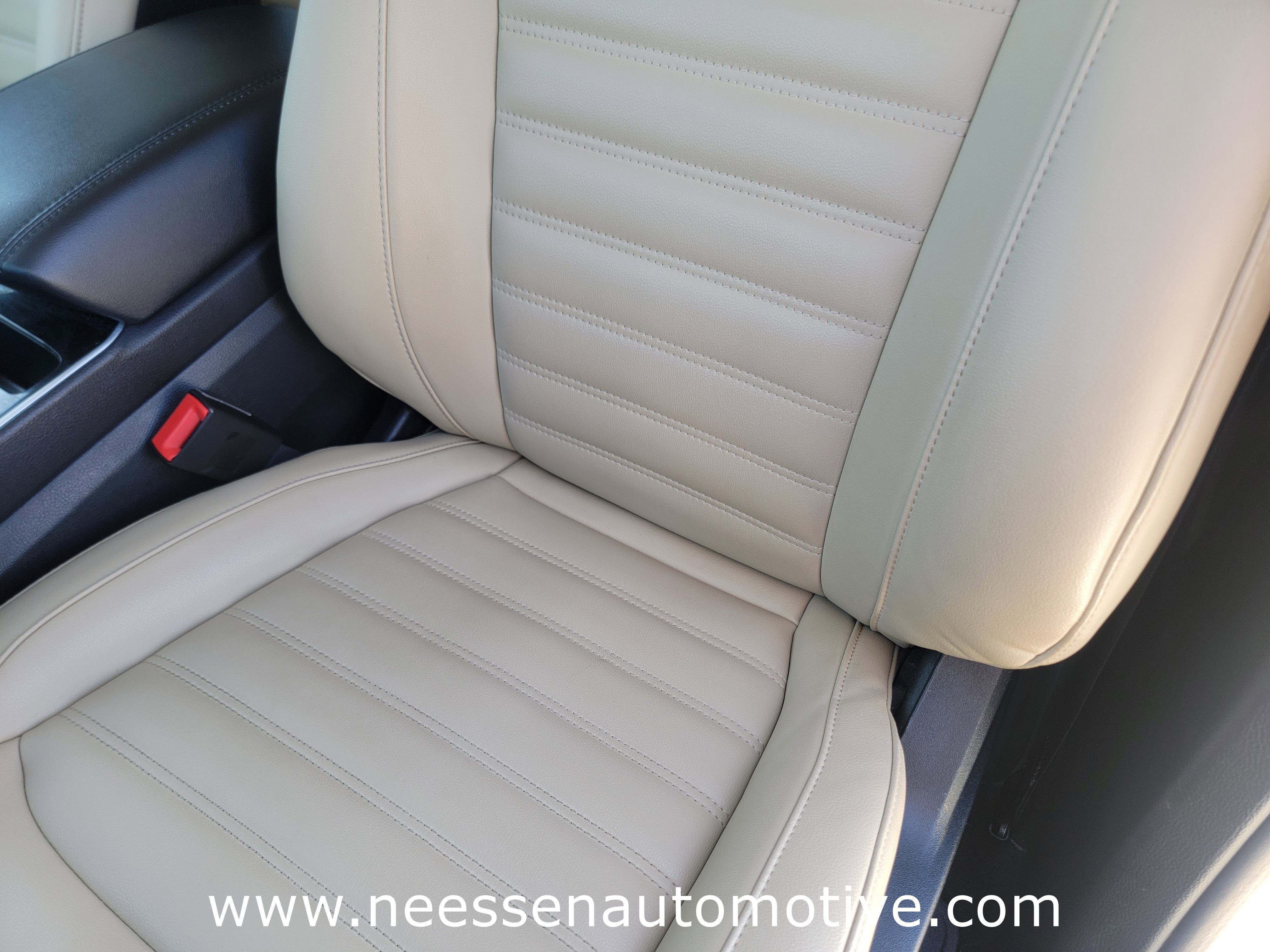 Used 2020 Ford Edge SEL image 17