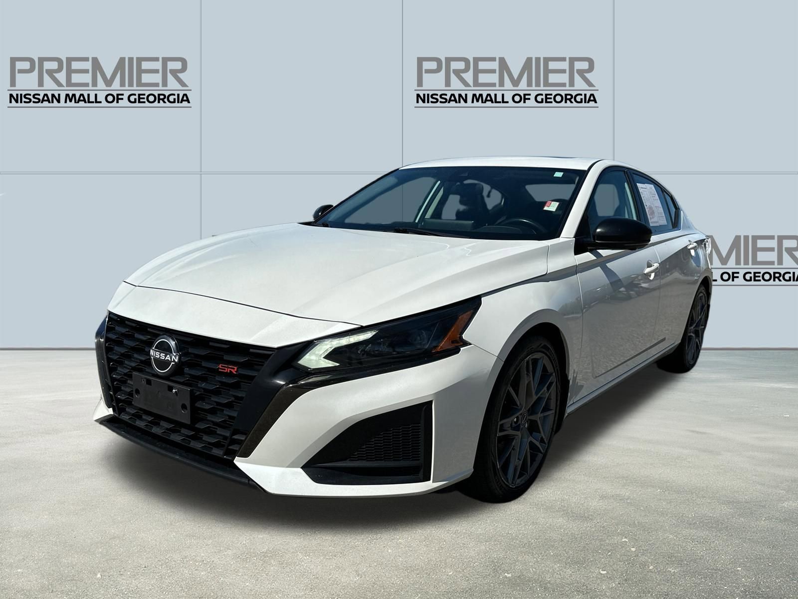 Certified 2023 Nissan Altima 2.0 SR FWD image 1