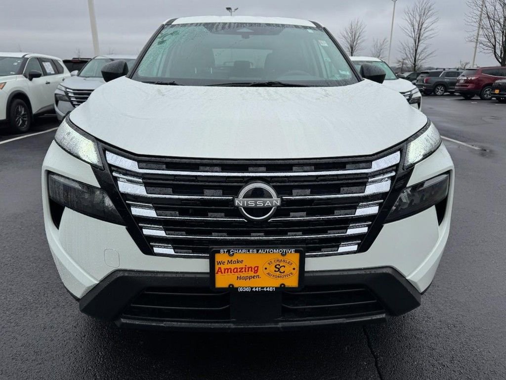 Used 2025 Nissan Rogue S image 9