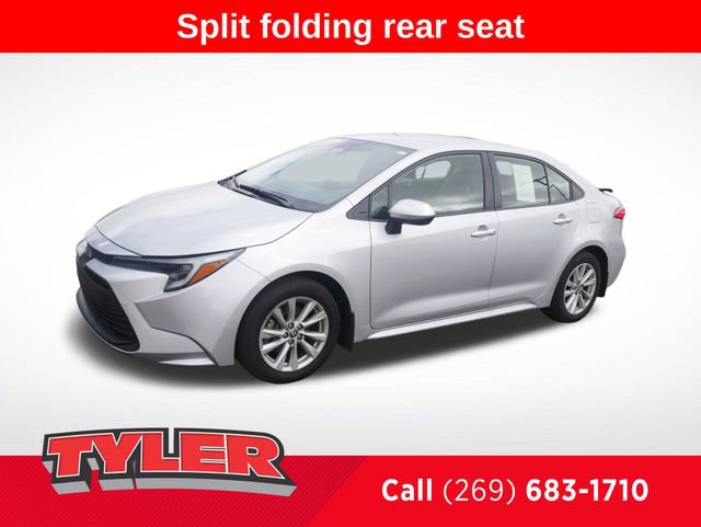 Used 2023 Toyota Corolla LE w/ LE Convenience Package image 3