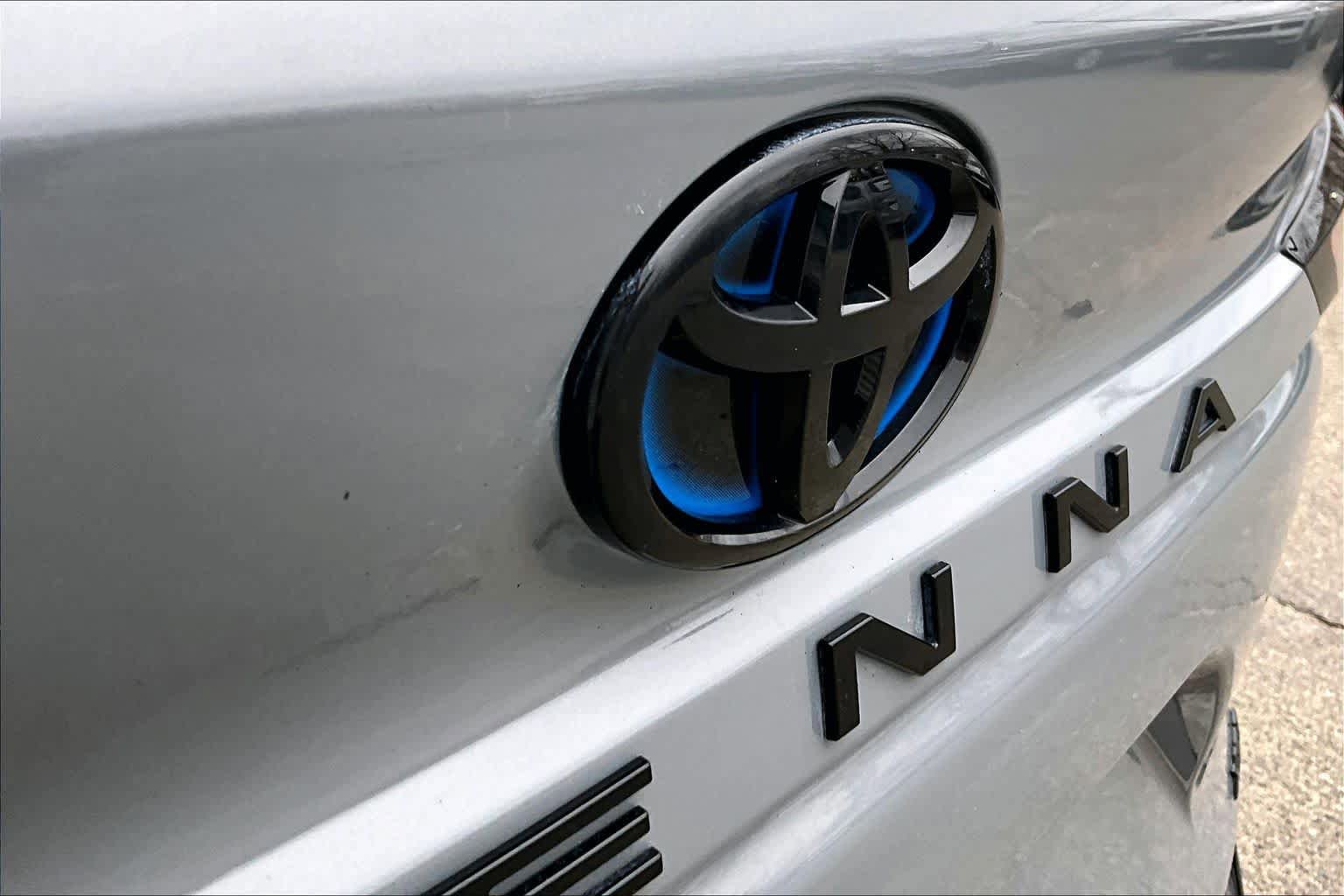 Used 2025 Toyota Sienna XSE w/ XSE Plus Package image 30