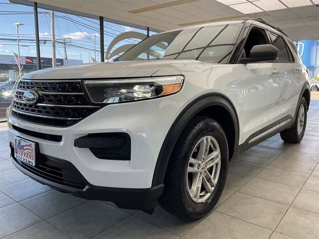 Used 2020 Ford Explorer XLT image 3