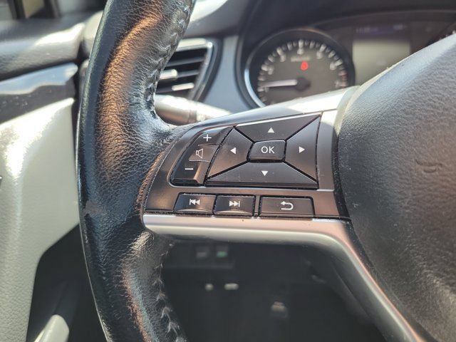Used 2021 Nissan Rogue Sport SV FWD image 23