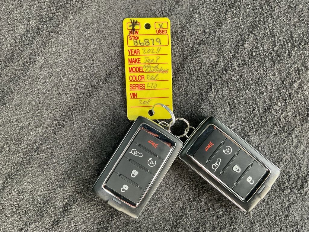 Used 2024 Jeep Grand Cherokee Limited image 22