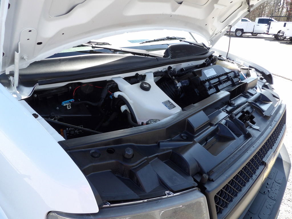 Used 2021 Chevrolet Express 3500 w/ Driver Convenience Package image 39