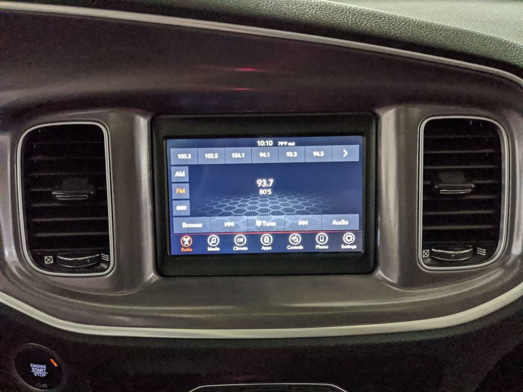 Used 2020 Dodge Charger SXT w/ Leather Interior Group RWD image 9