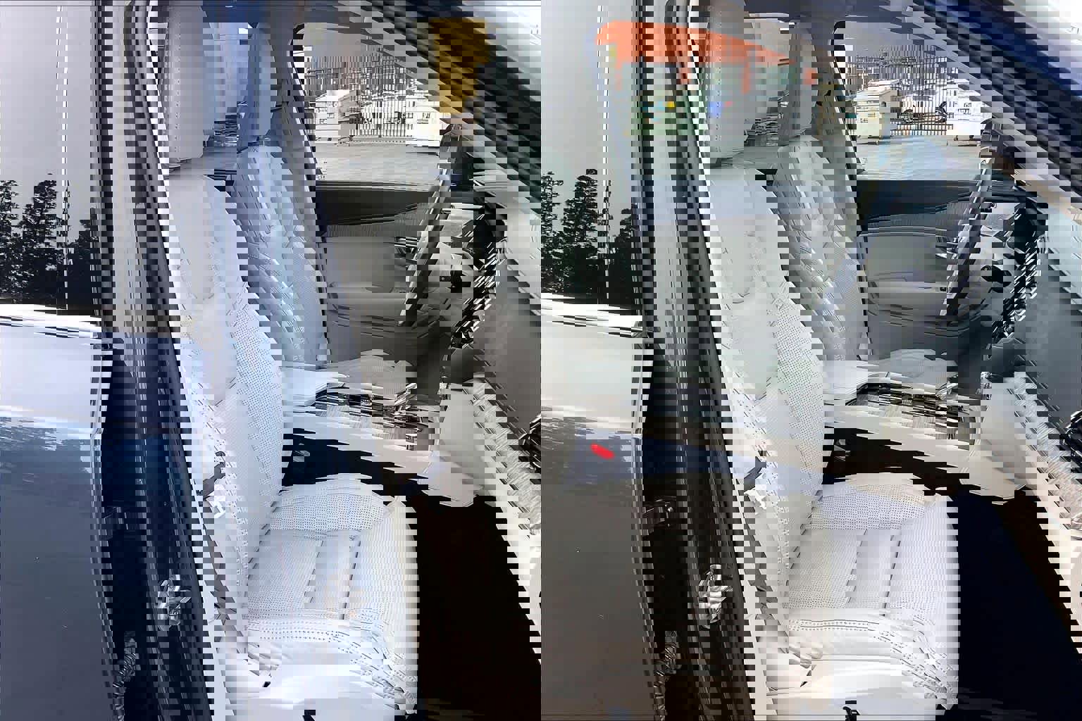 Used 2023 Volvo XC90 T8 Ultimate w/ Protection Package Premier image 10