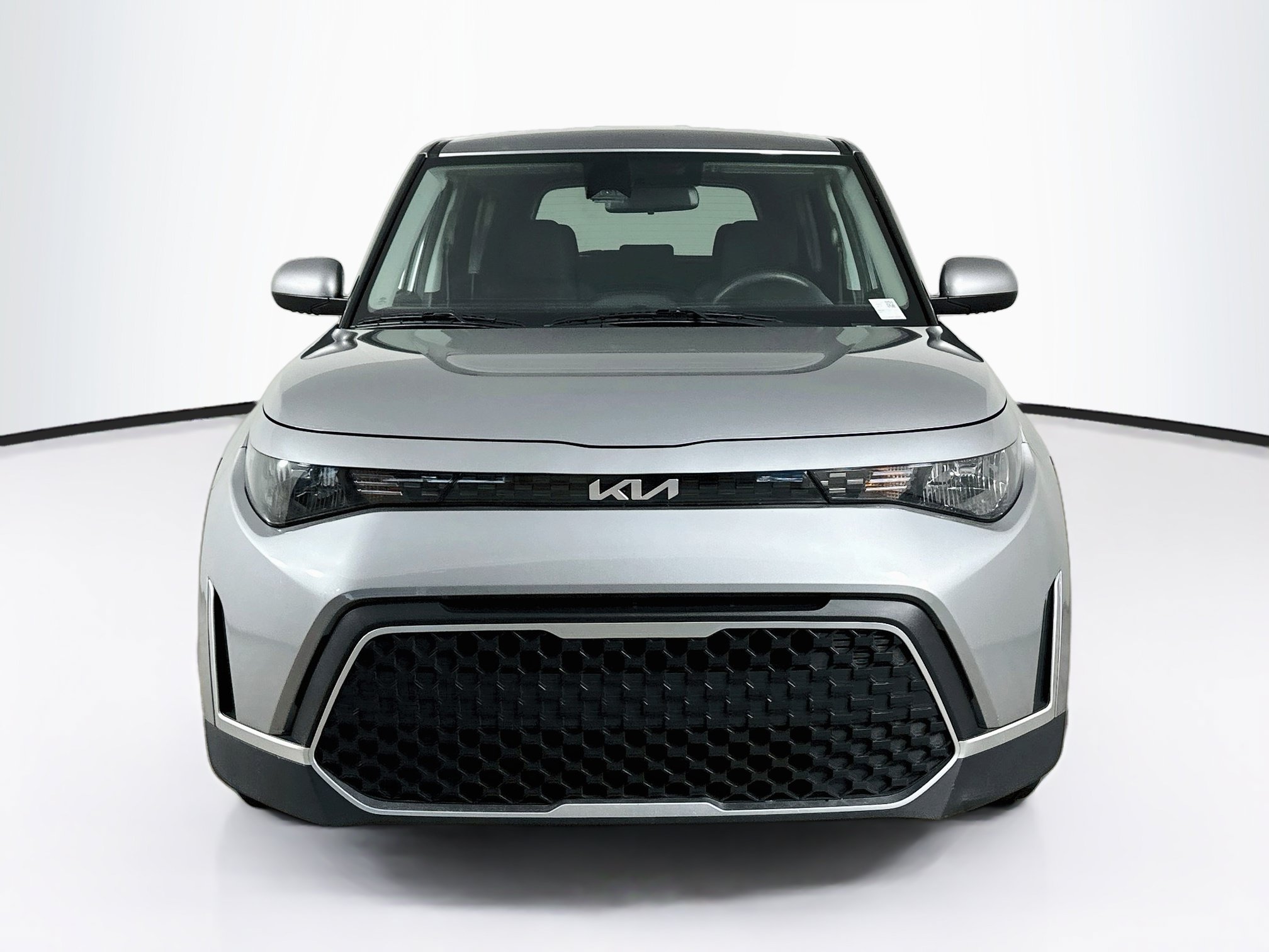 Used 2024 Kia Soul LX w/ Option Group 015 FWD image 2