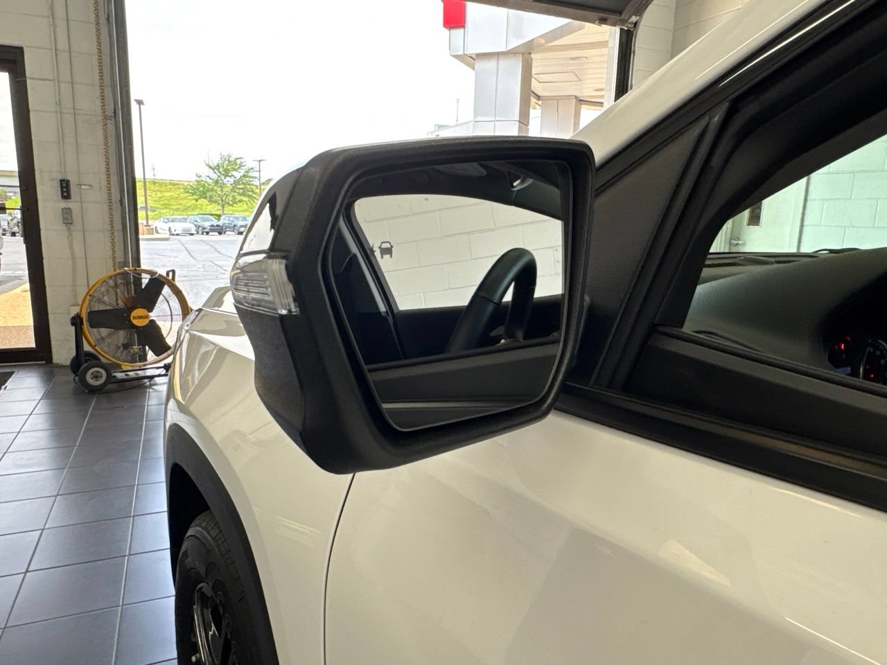 Used 2024 GMC Terrain AT4 AWD/4WD image 13