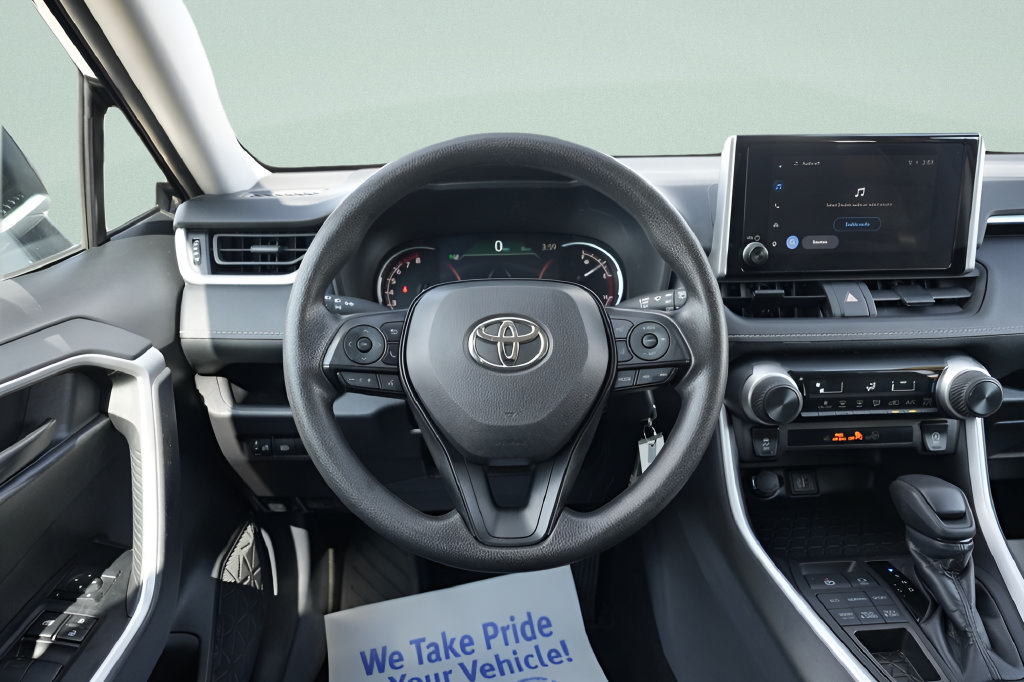 Used 2024 Toyota RAV4 LE AWD/4WD image 15