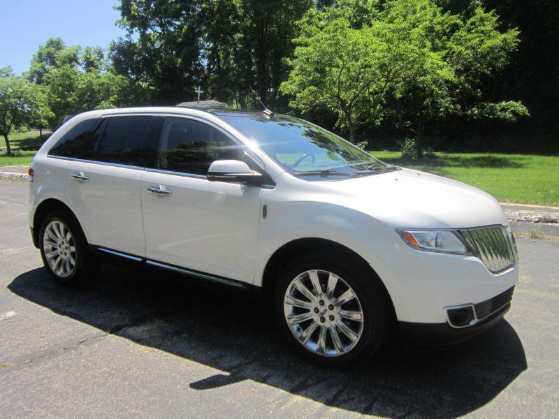 Used 2015 Lincoln MKX AWD w/ Equipment Group 102A image 4