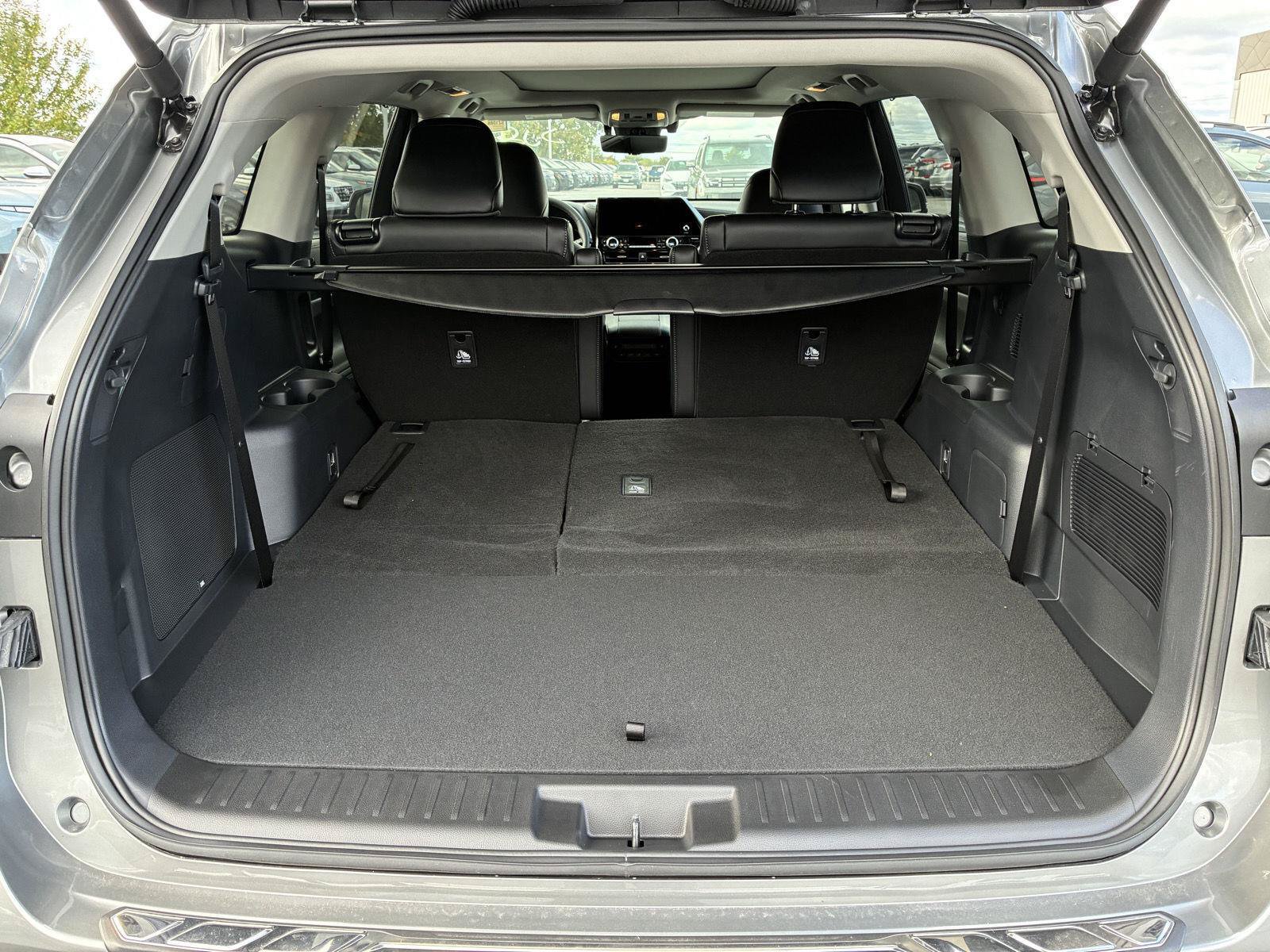 Used 2026 Toyota Highlander Limited AWD/4WD image 13