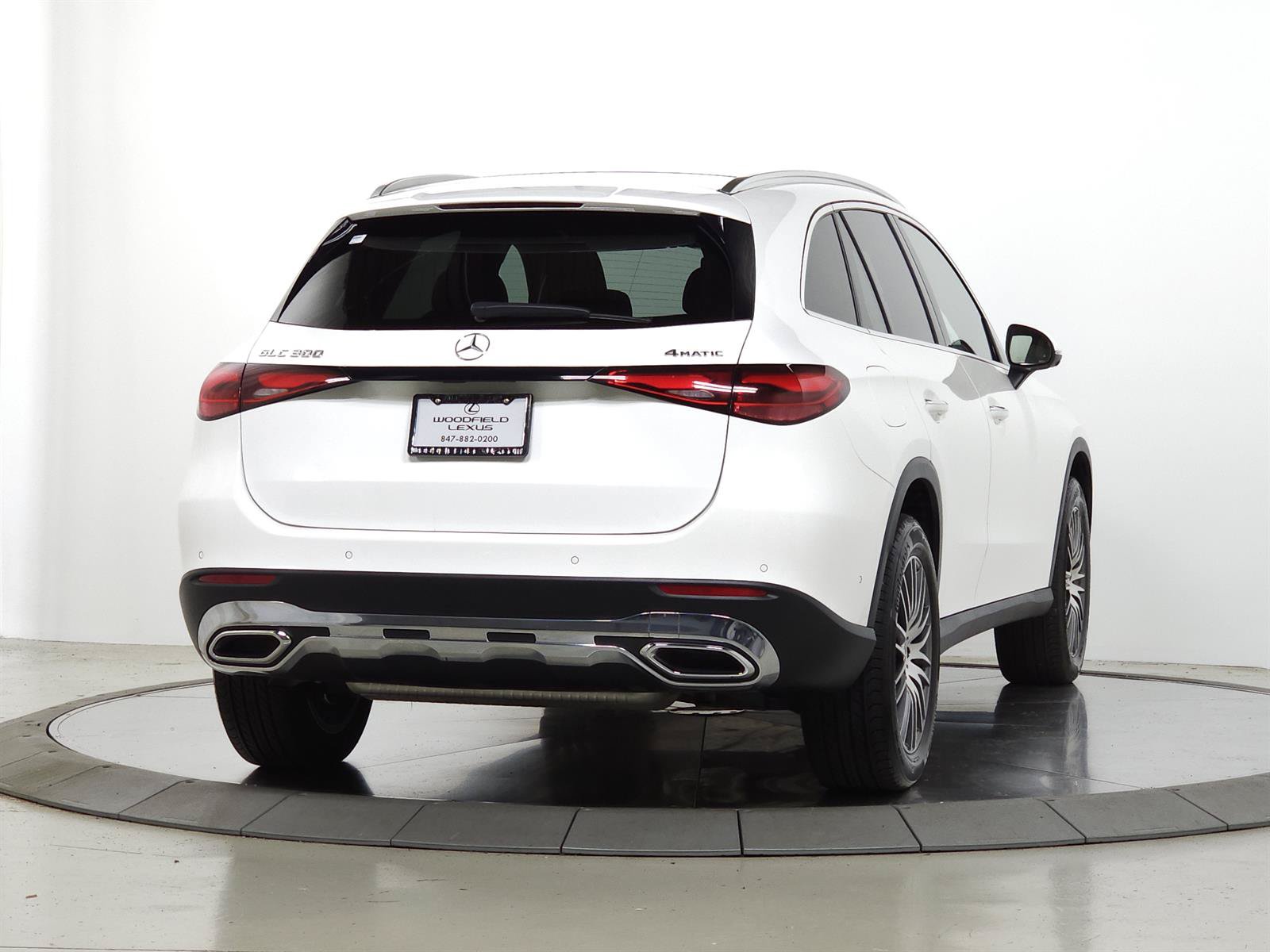 Used 2023 Mercedes-Benz GLC 300 4MATIC image 11