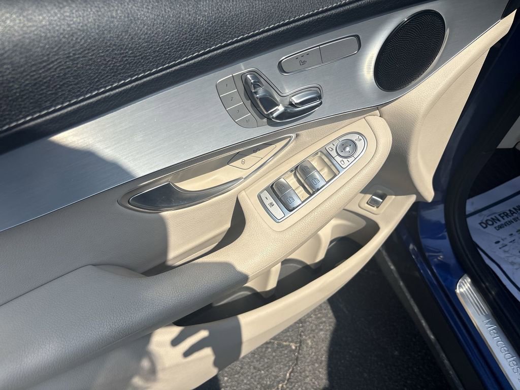 Used 2017 Mercedes-Benz GLC 300 4MATIC image 15