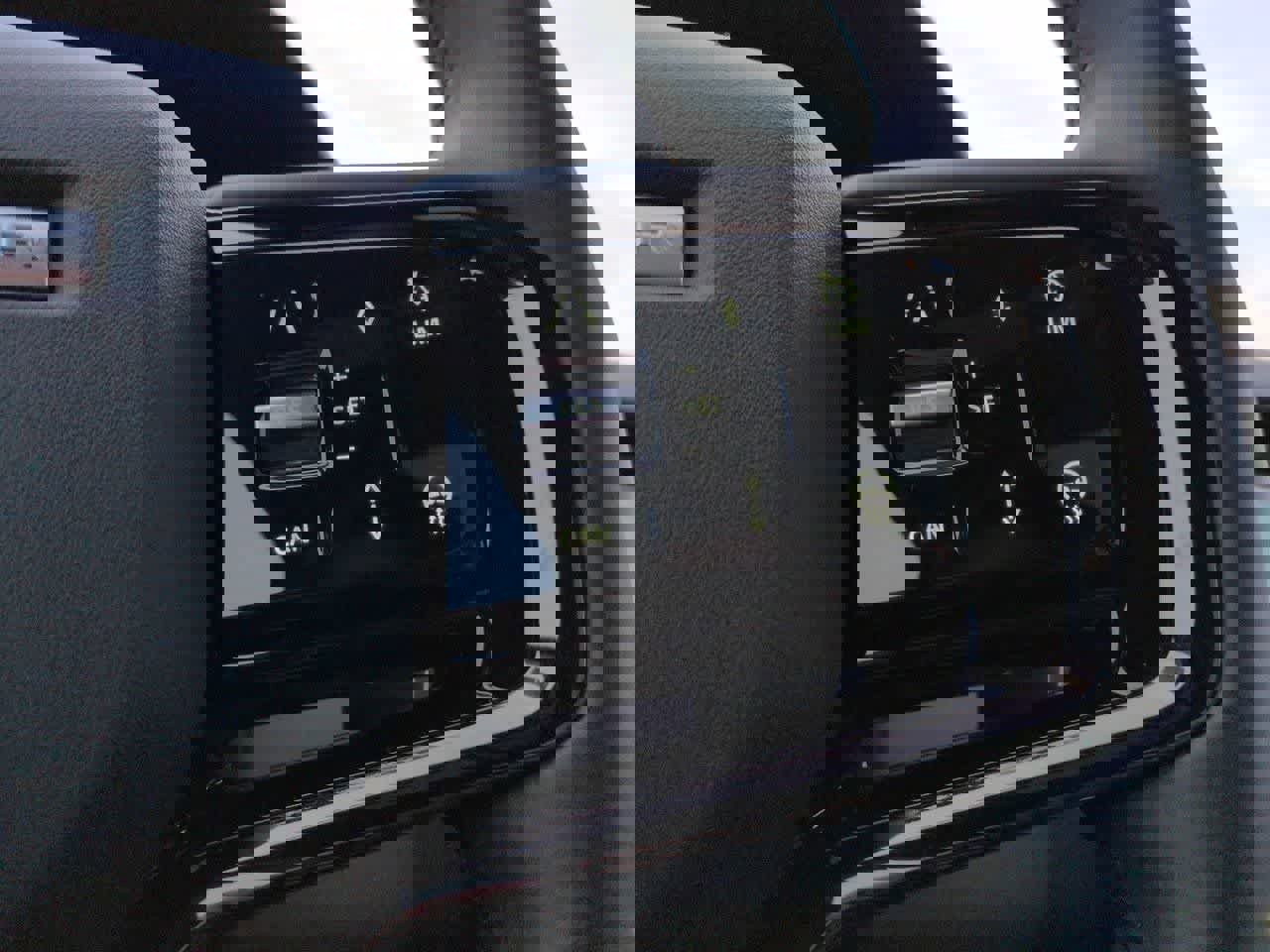 New 2026 Land Rover Range Rover Evoque S image 26