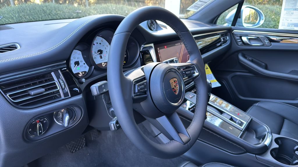 New 2026 Porsche Macan AWD/4WD image 9