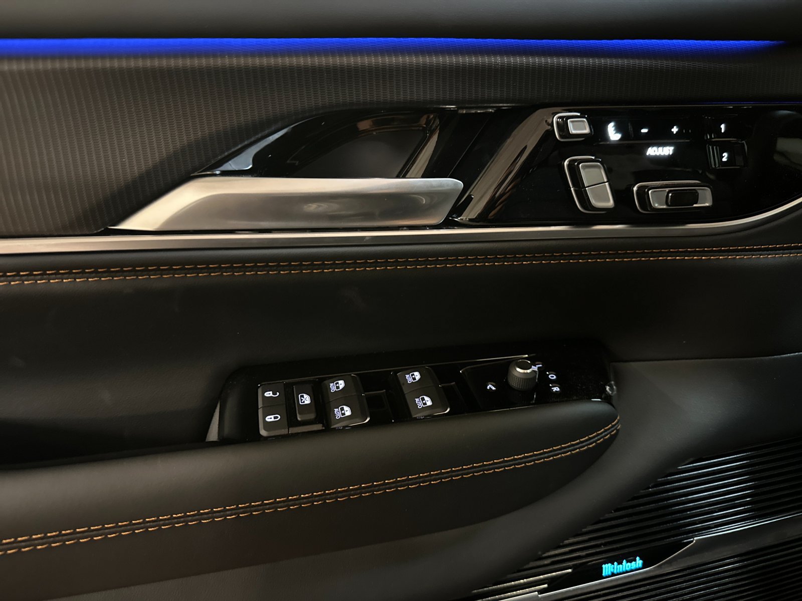 New 2026 Jeep Grand Wagoneer Summit AWD/4WD image 10