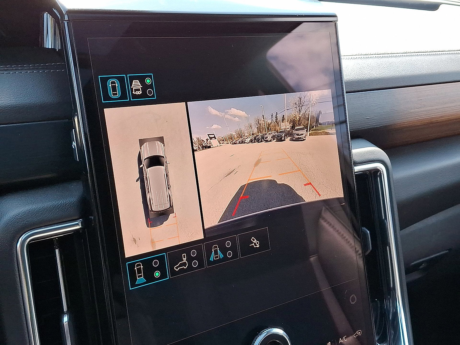 Certified 2025 GMC Yukon Denali w/ Sun & Power Step Package image 15