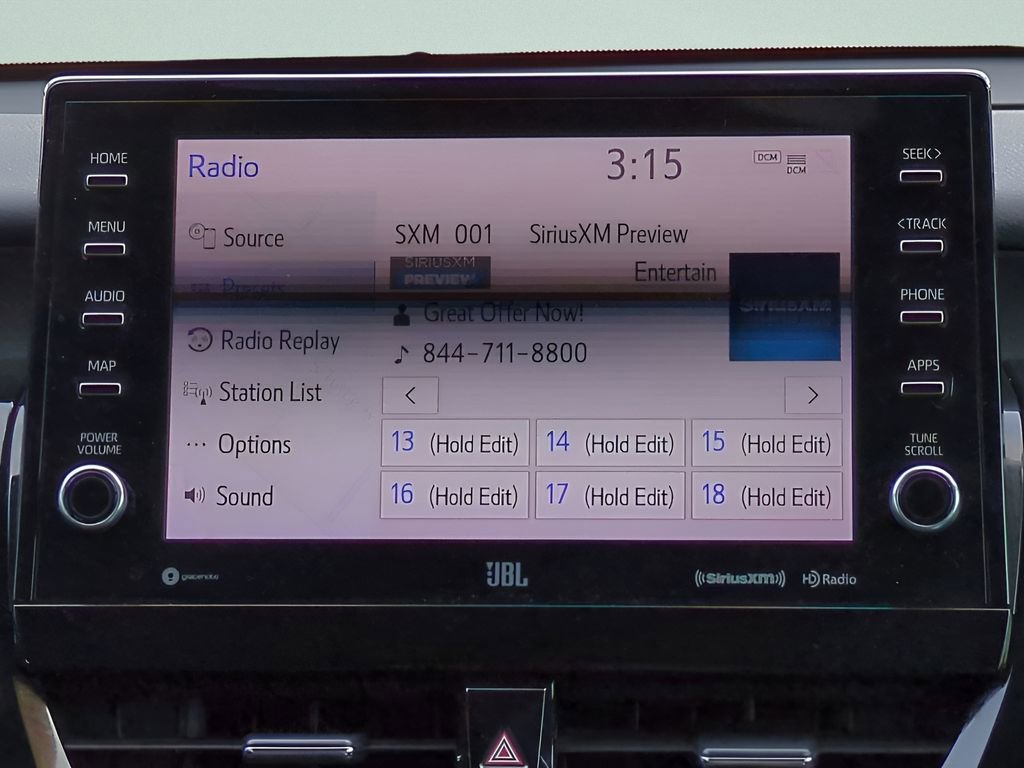 Used 2022 Toyota Camry XLE w/ Navigation Upgrade Package image 17