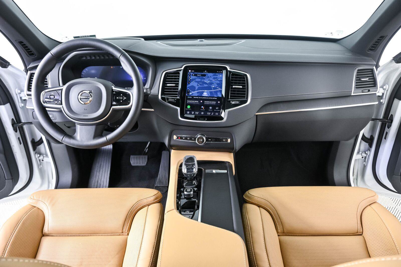 Used 2025 Volvo XC90 T8 Ultra w/ Protection Package Premier AWD/4WD image 18