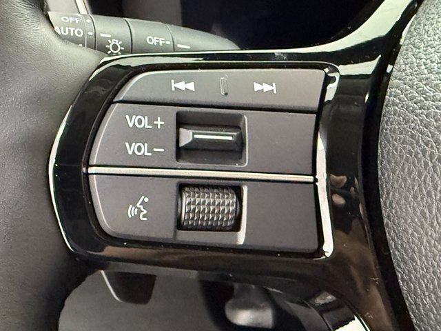 Used 2025 Honda Pilot Elite image 11