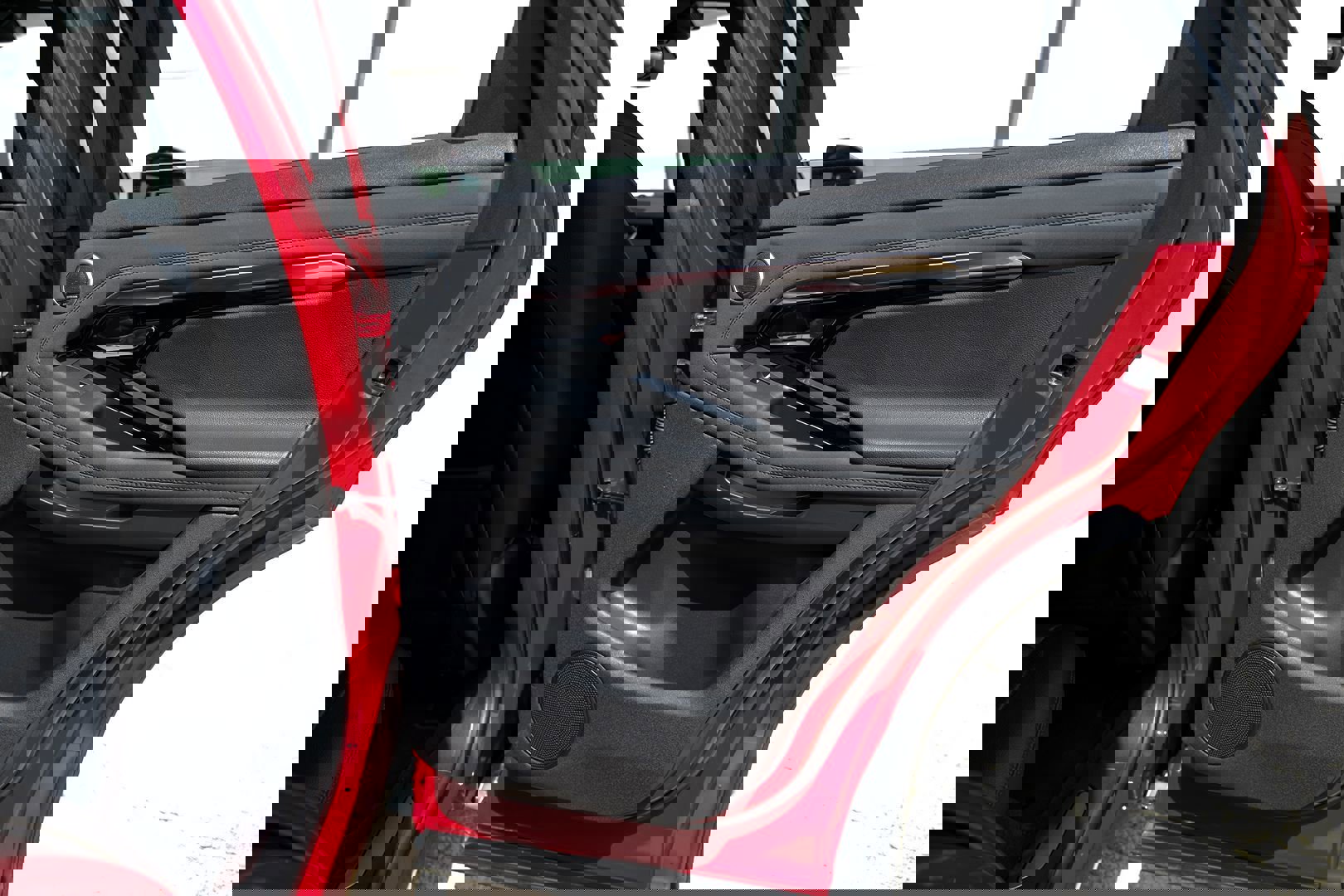 Used 2021 Land Rover Range Rover Evoque R-Dynamic S image 40