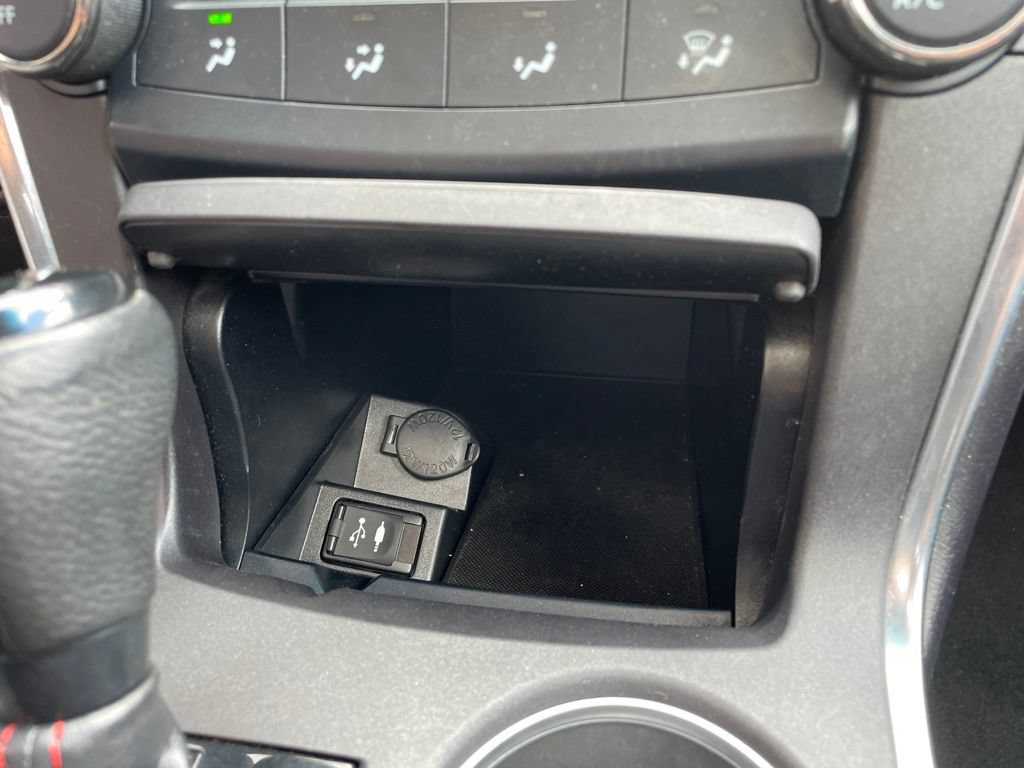 Used 2016 Toyota Camry SE w/ Moonroof Package FWD image 21
