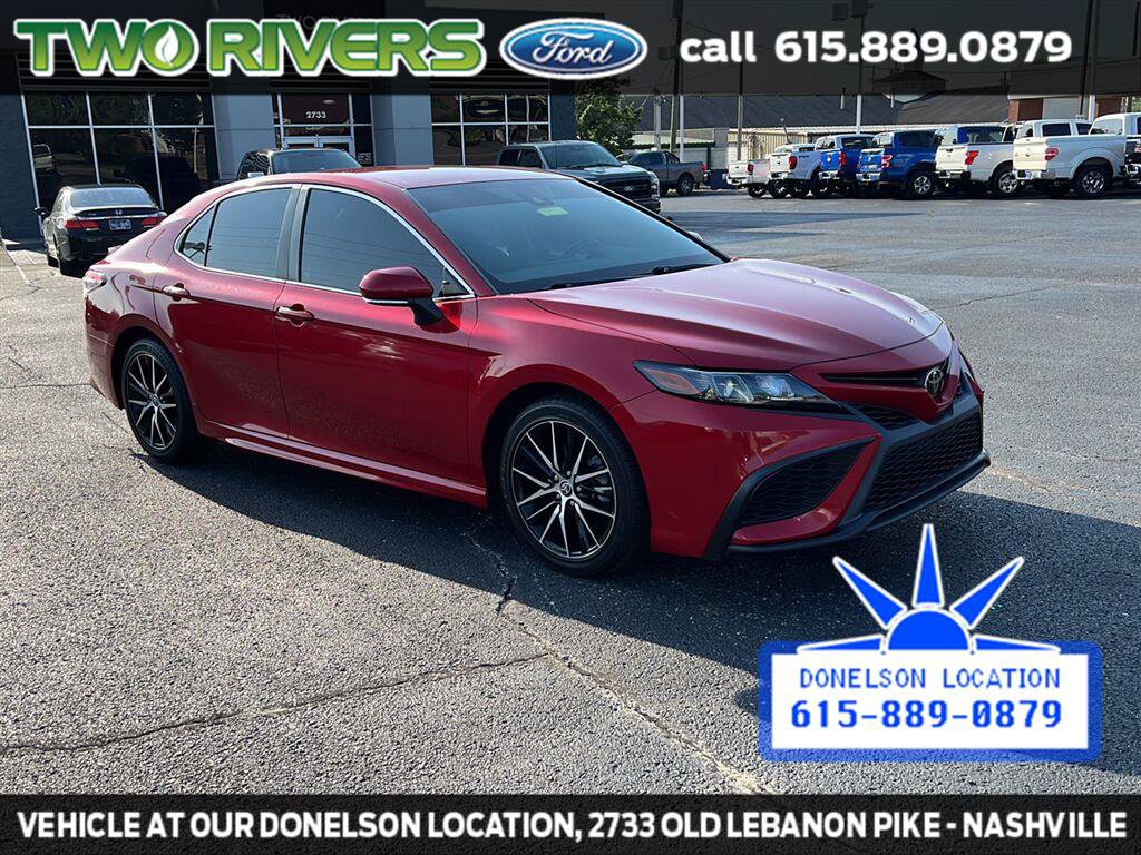 Used 2022 Toyota Camry SE FWD image 2