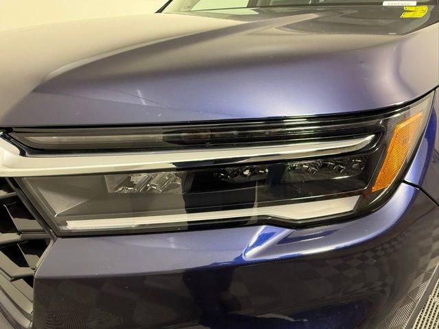 Used 2023 Honda Pilot Touring image 11