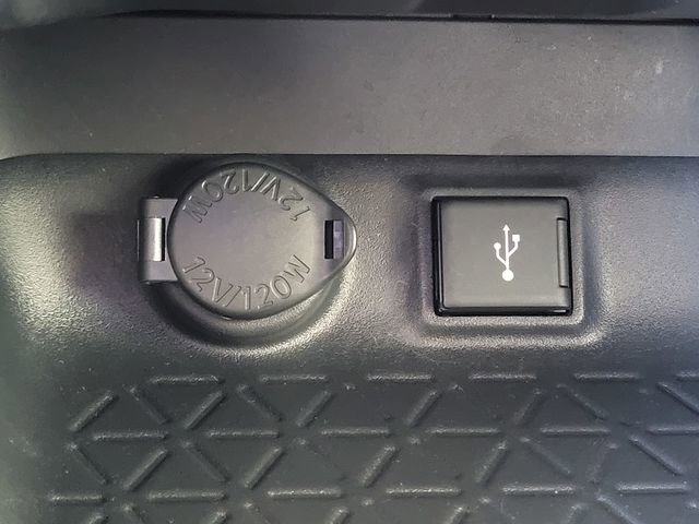 Used 2022 Toyota RAV4 LE AWD/4WD image 12