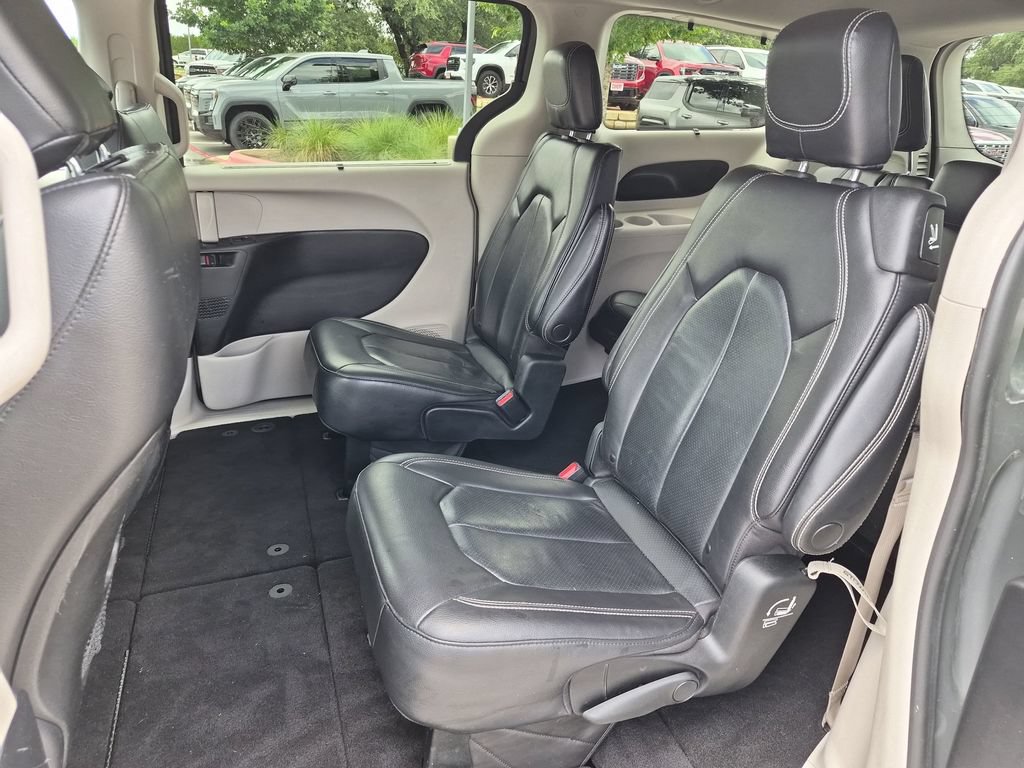 Used 2022 Chrysler Pacifica Touring-L FWD image 31