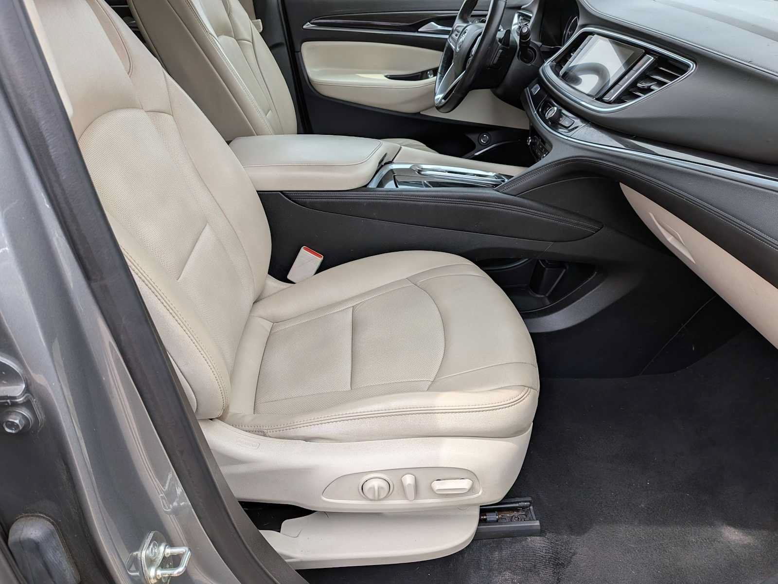 Used 2024 Buick Enclave Essence AWD/4WD image 20