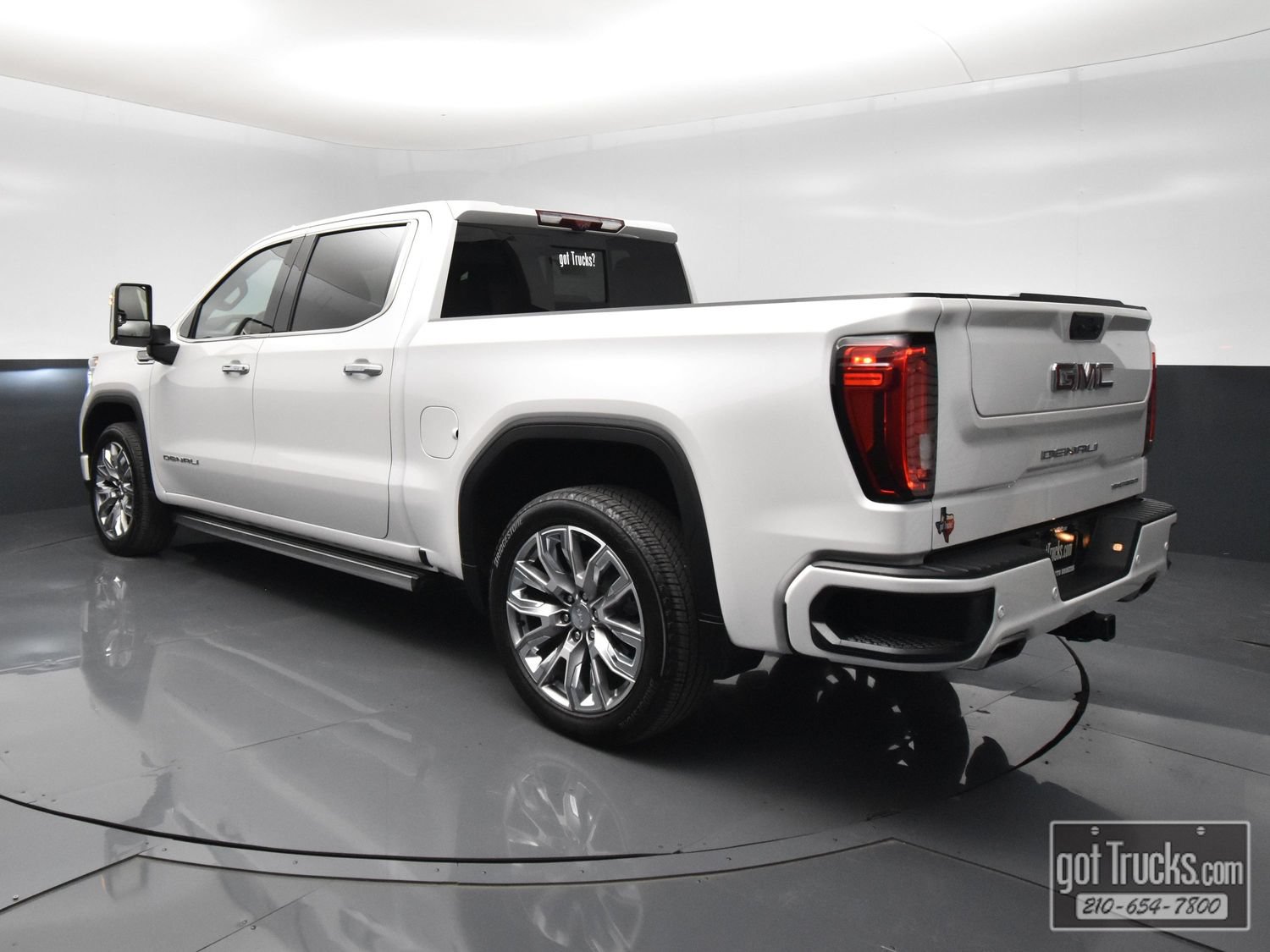 Used 2024 GMC Sierra 1500 Denali w/ Denali Reserve Package AWD/4WD image 5