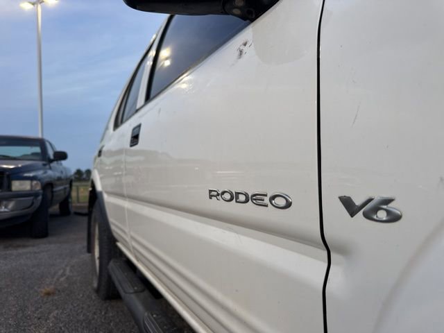 Used 1999 Isuzu Rodeo S image 9