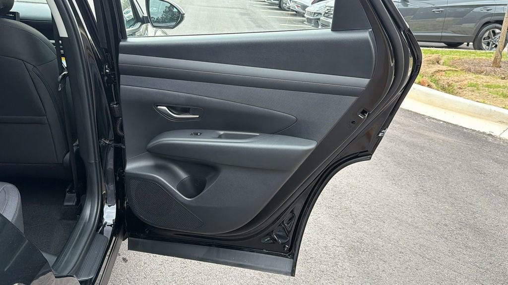 New 2026 Hyundai Tucson SE image 17