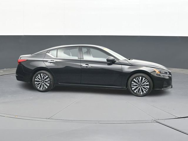 Used 2024 Nissan Altima 2.5 SV image 18