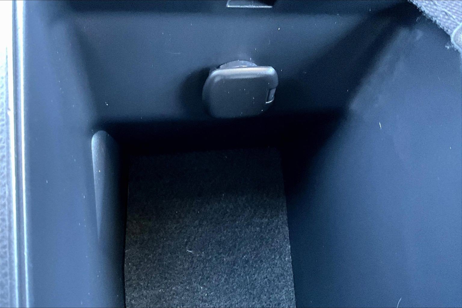 Used 2025 Toyota Camry LE FWD image 31