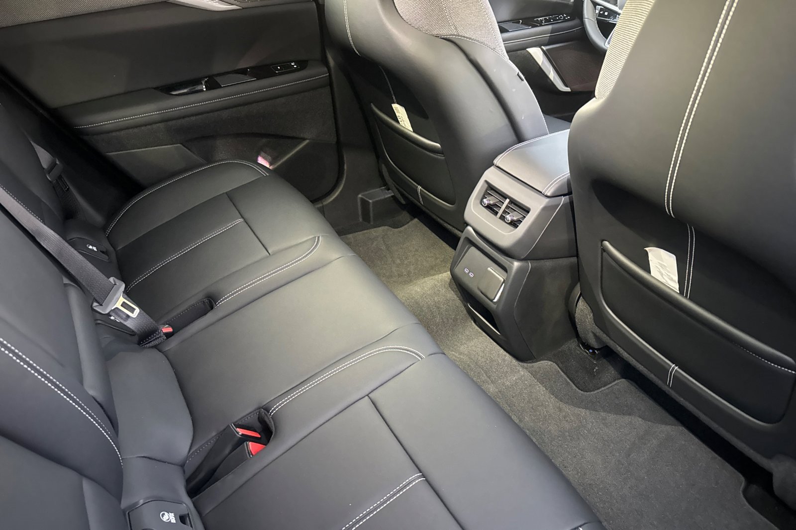 Certified 2025 Cadillac Optiq Luxury 1 image 17