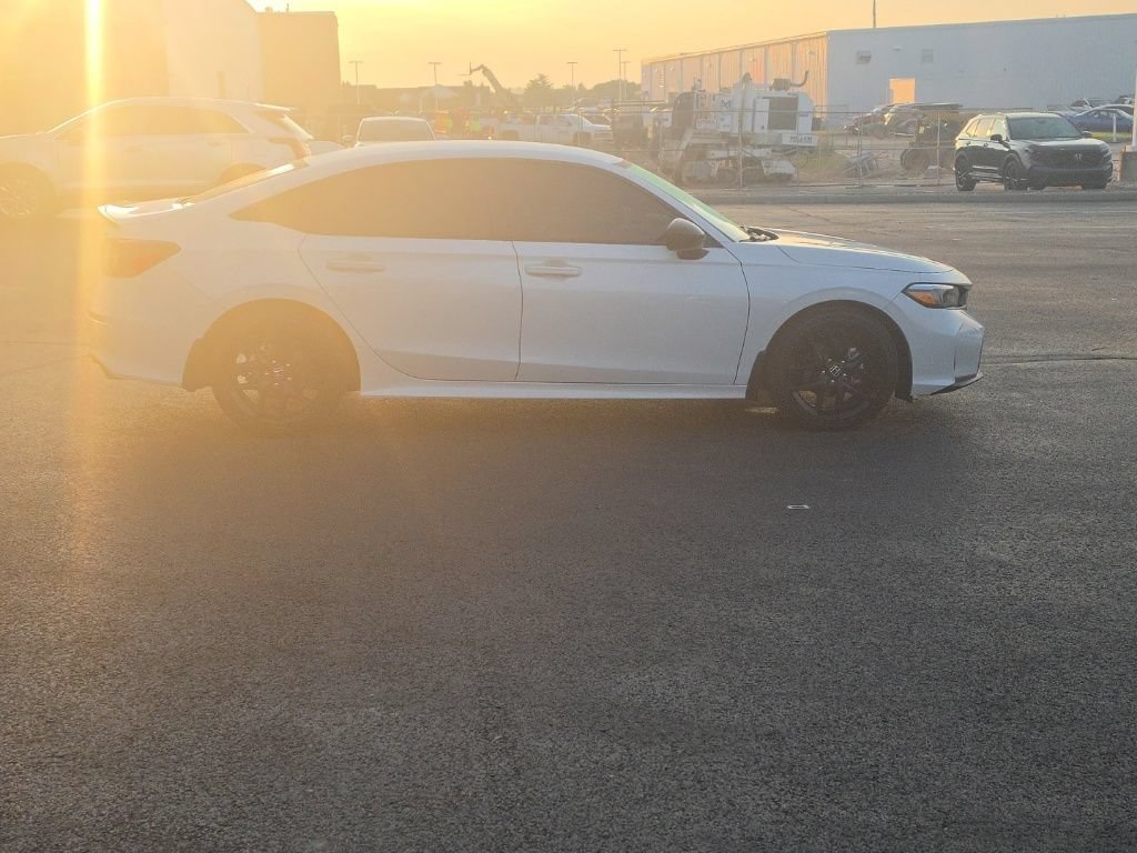Used 2025 Honda Civic Sport image 9