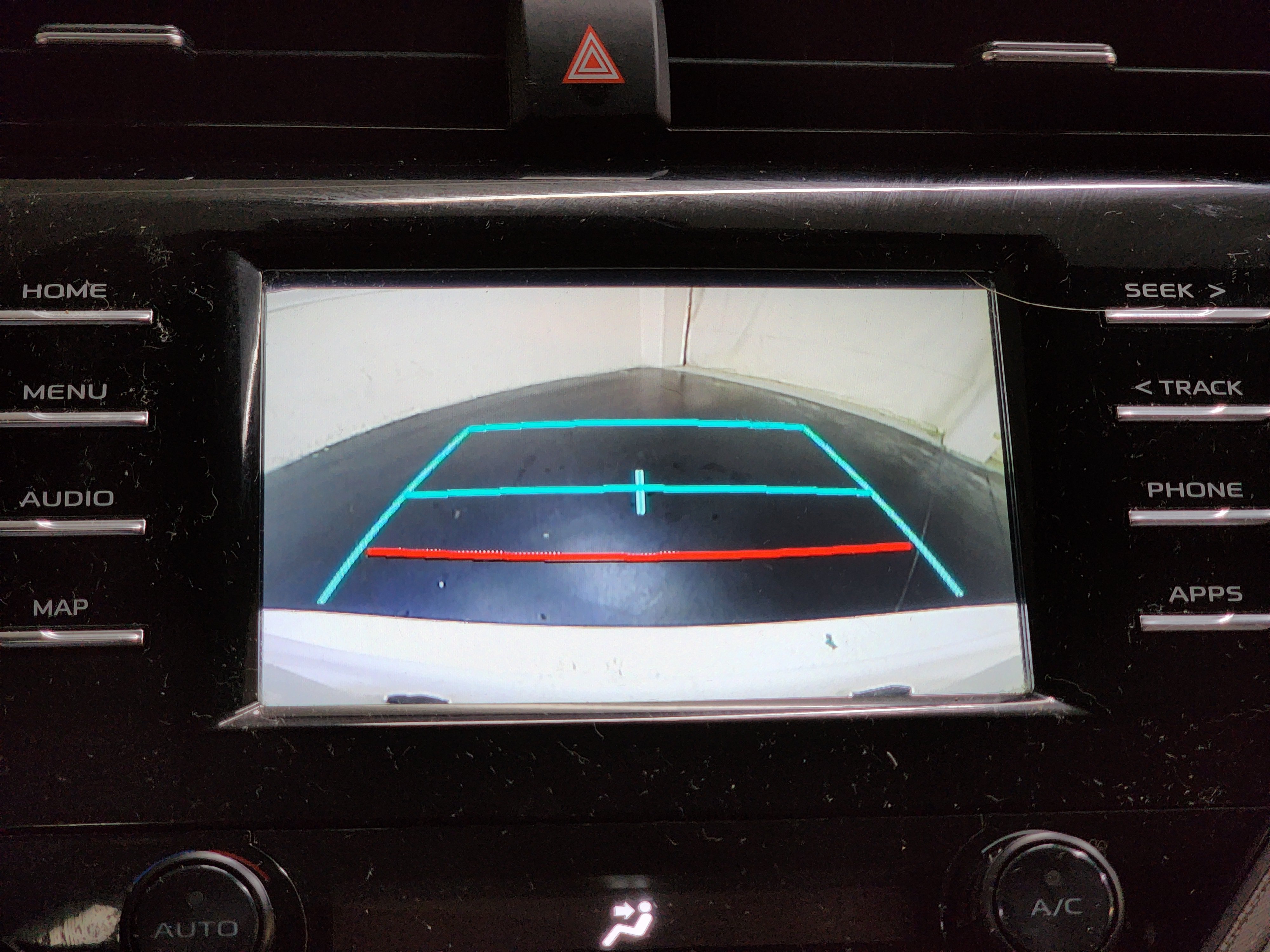 Used 2019 Toyota Camry SE FWD image 23