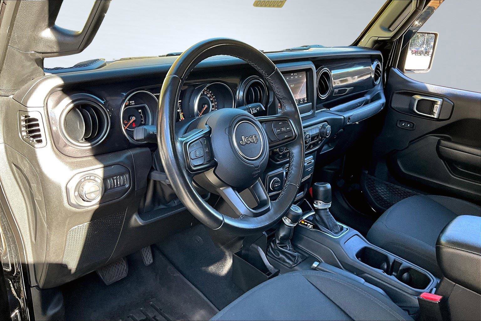 Used 2022 Jeep Gladiator Sport image 14